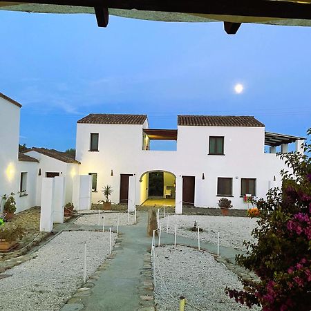 Cort'E Nastasj Otel Tertenìa Dış mekan fotoğraf