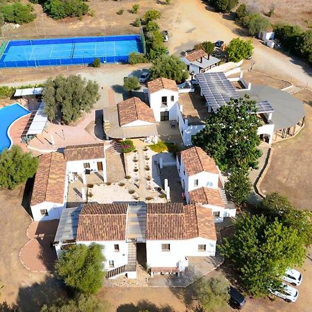 Cort'E Nastasj Otel Tertenìa Dış mekan fotoğraf
