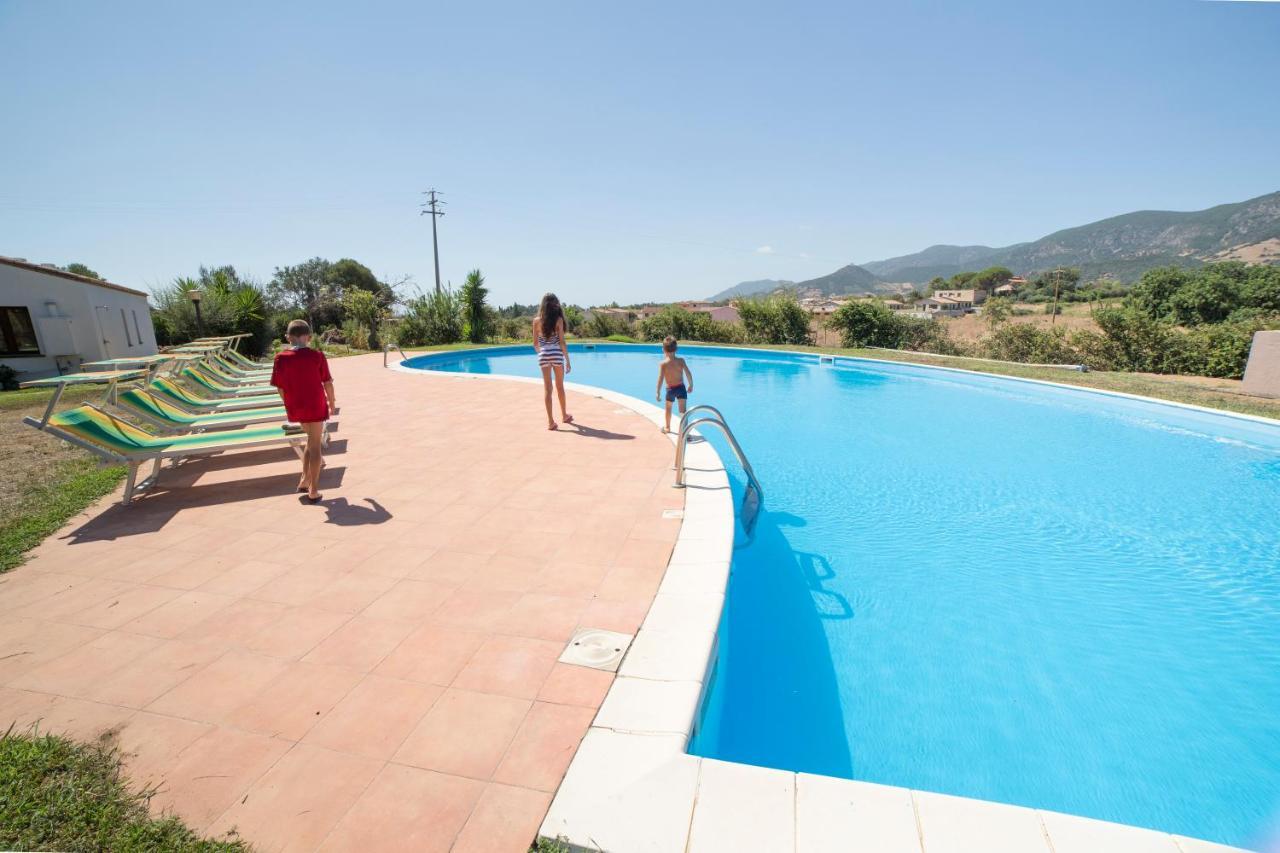 Cort'E Nastasj Otel Tertenìa Dış mekan fotoğraf