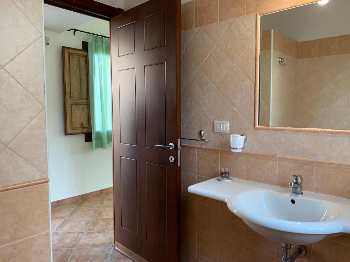 Cort'E Nastasj Otel Tertenìa Dış mekan fotoğraf