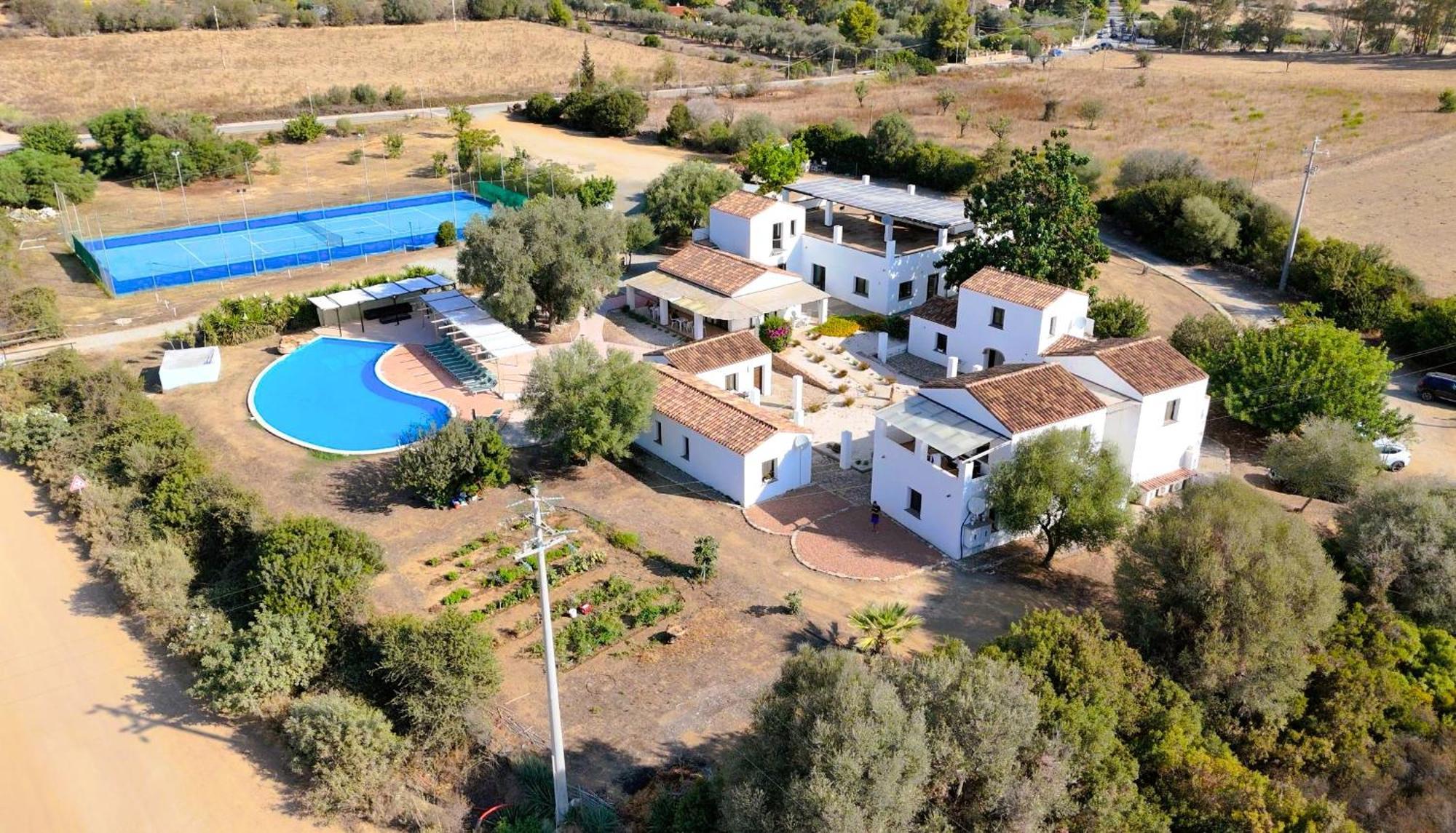 Cort'E Nastasj Otel Tertenìa Dış mekan fotoğraf