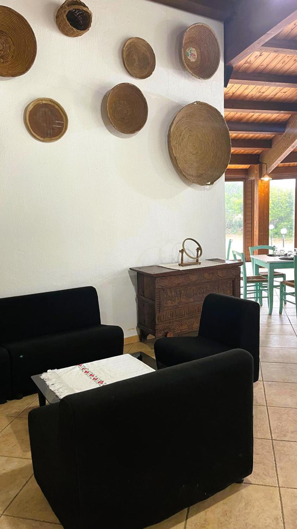 Cort'E Nastasj Otel Tertenìa Dış mekan fotoğraf